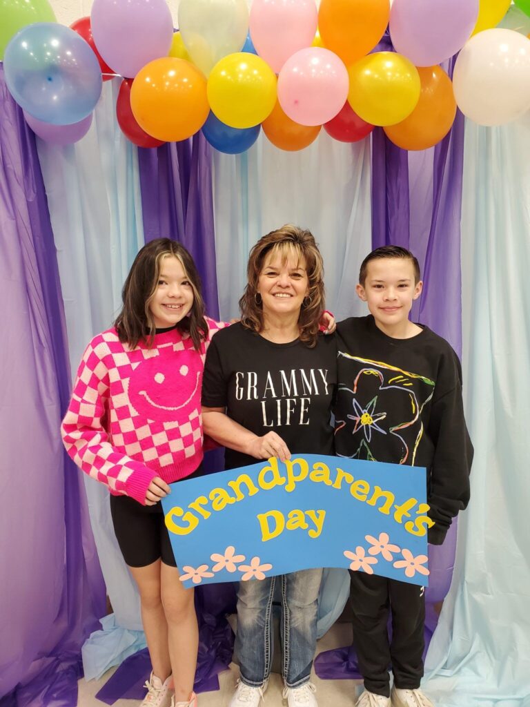 Jane Hedgpeth Saves a Life at a Local Restaurant by Performing CPR