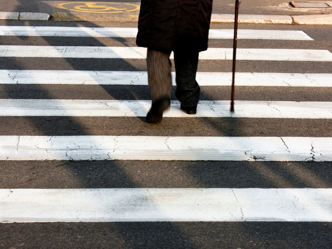 How to Use Traffic Awareness When Walking With Seniors